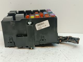 bontott FORD TRANSIT COURIER Biztosítéktábla Motortér