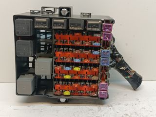 bontott FORD TRANSIT COURIER Biztosítéktábla Motortér