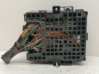 bontott FORD TRANSIT COURIER Biztosítéktábla Motortér