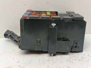 bontott FORD TRANSIT COURIER Biztosítéktábla Motortér