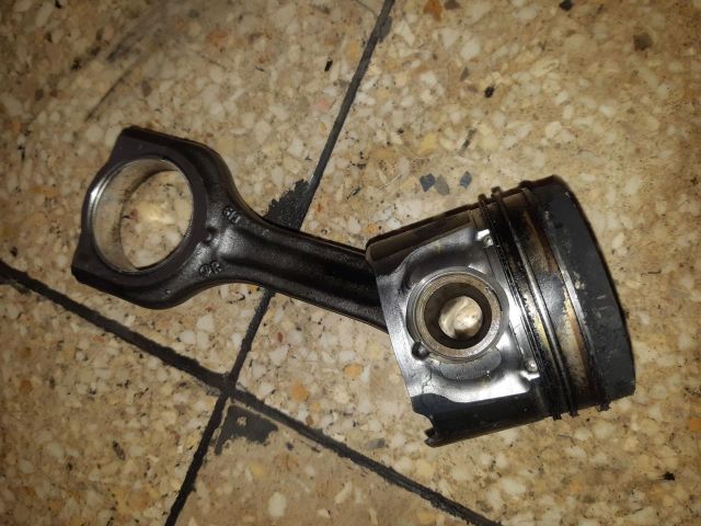 bontott FORD TRANSIT COURIER Dugattyú és Hajtókar