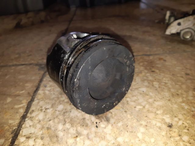 bontott FORD TRANSIT COURIER Dugattyú és Hajtókar