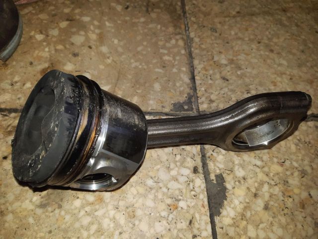 bontott FORD TRANSIT COURIER Dugattyú és Hajtókar