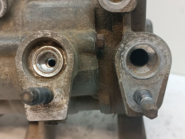 bontott FORD TRANSIT COURIER Klímakompresszor