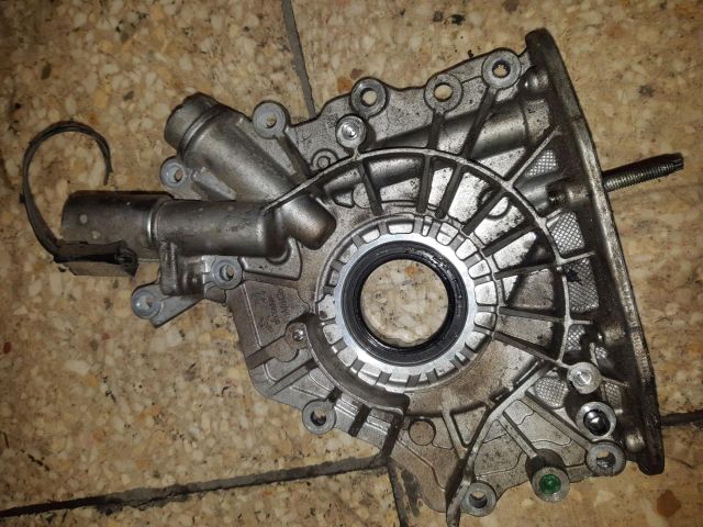 bontott FORD TRANSIT COURIER Olajszivattyú