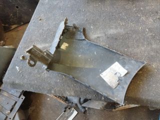 bontott FORD TRANSIT COURIER Bal hátsó Lökhárító Sarok (Műanyag)