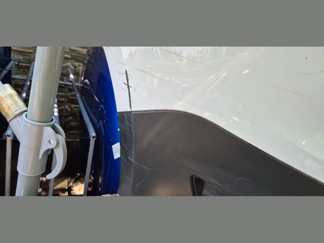 bontott FORD TRANSIT COURIER Első Lökhárító (Üresen)