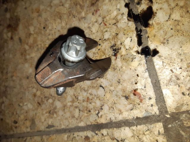 bontott FORD TRANSIT COURIER Porlasztó Lefogató