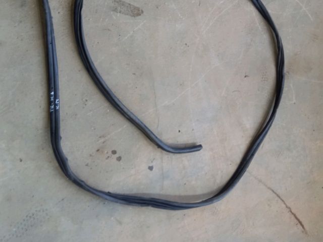 bontott FORD TRANSIT Csomagtérajtó Gumikéder