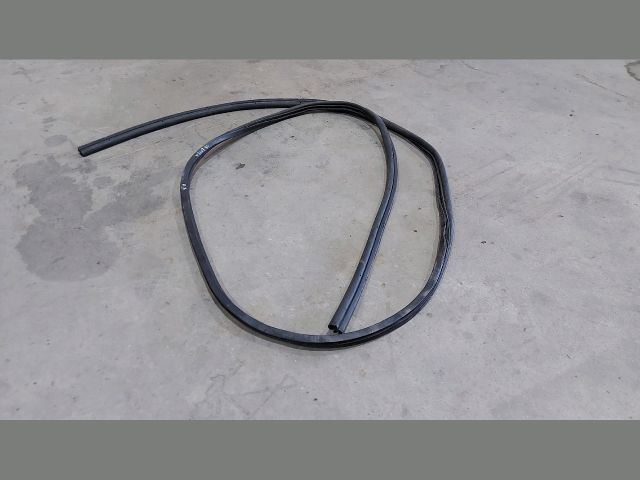 bontott FORD TRANSIT Csomagtérajtó Gumikéder