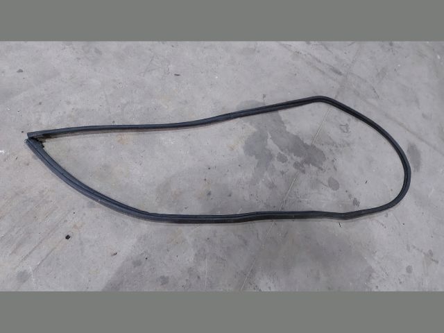 bontott FORD TRANSIT Csomagtérajtó Gumikéder