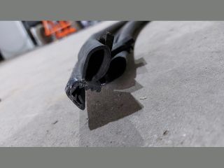 bontott FORD TRANSIT Csomagtérajtó Gumikéder