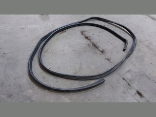 bontott FORD TRANSIT Csomagtérajtó Gumikéder