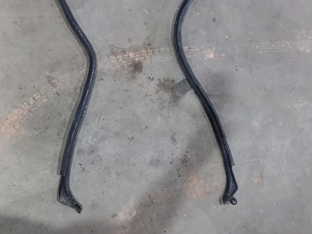 bontott FORD TRANSIT Csomagtérajtó Gumikéder