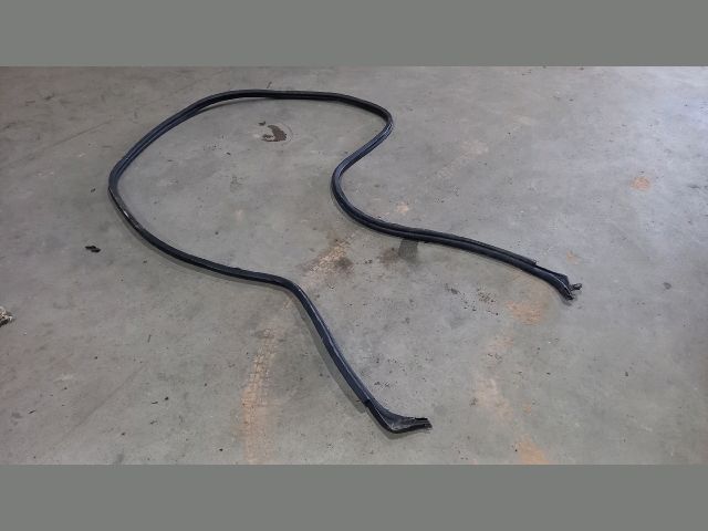 bontott FORD TRANSIT Csomagtérajtó Gumikéder