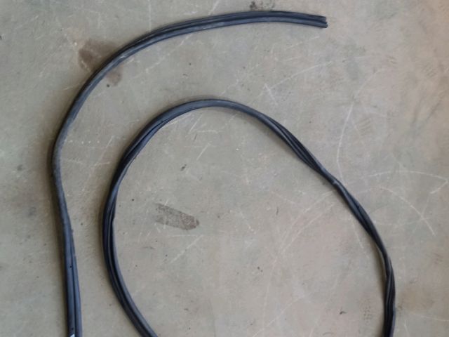 bontott FORD TRANSIT Csomagtérajtó Gumikéder