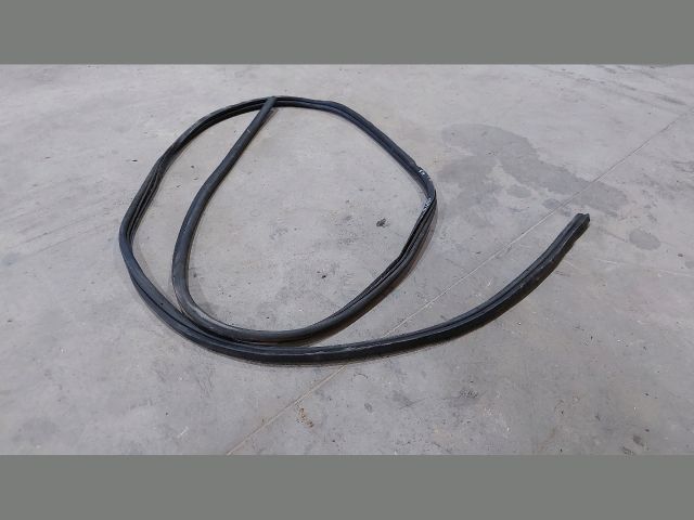 bontott FORD TRANSIT Csomagtérajtó Gumikéder