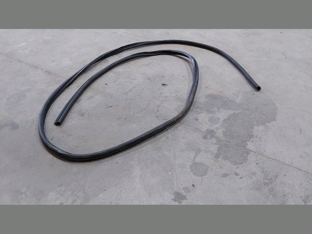 bontott FORD TRANSIT Csomagtérajtó Gumikéder