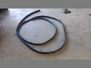 bontott FORD TRANSIT Csomagtérajtó Gumikéder