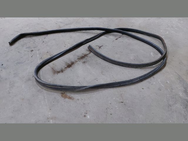 bontott FORD TRANSIT Csomagtérajtó Gumikéder