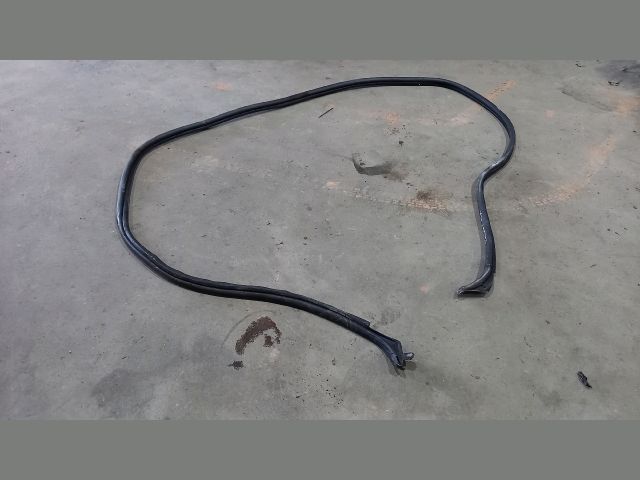 bontott FORD TRANSIT Csomagtérajtó Gumikéder