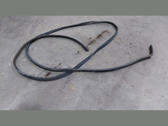 bontott FORD TRANSIT Csomagtérajtó Gumikéder