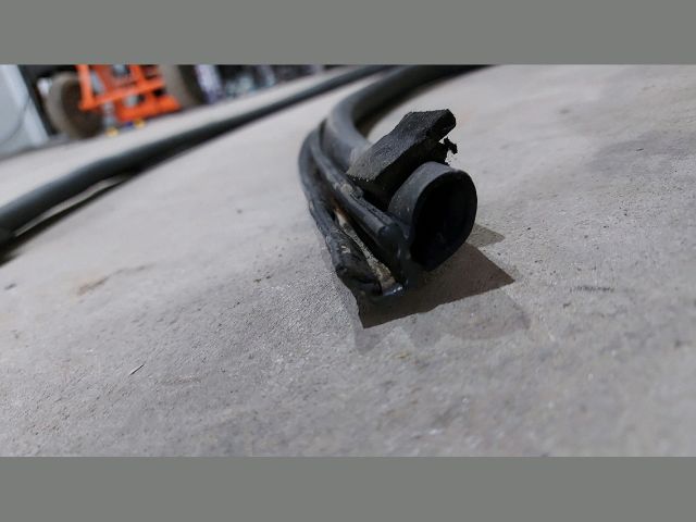 bontott FORD TRANSIT Csomagtérajtó Gumikéder