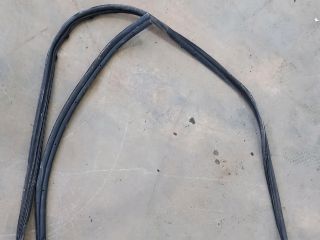 bontott FORD TRANSIT Csomagtérajtó Gumikéder