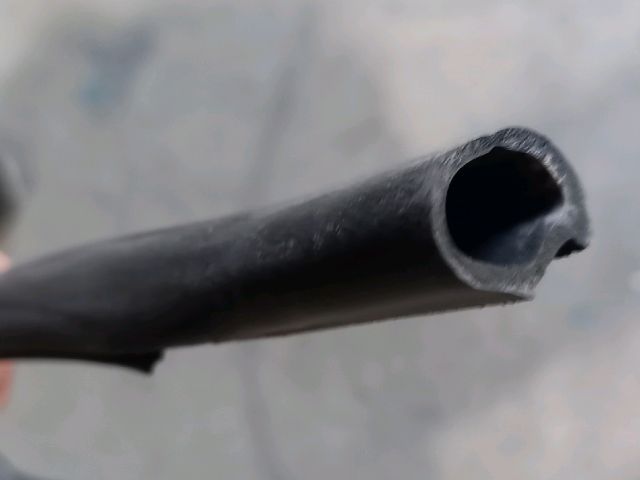 bontott FORD TRANSIT Csomagtérajtó Gumikéder