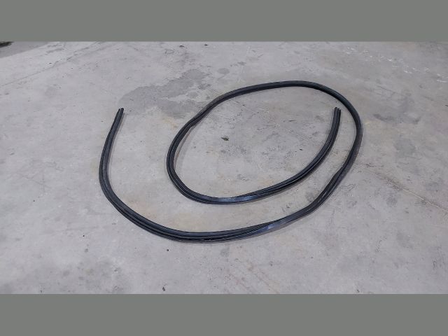 bontott FORD TRANSIT Csomagtérajtó Gumikéder