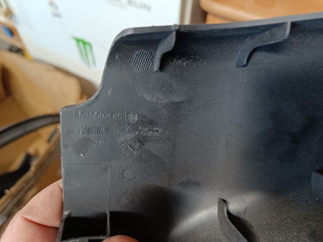 bontott FORD TRANSIT Csomagtérajtó Műanyag Betét