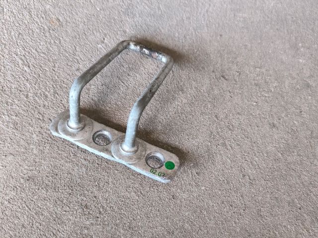 bontott FORD TRANSIT Csomagtérajtó Zárbetét