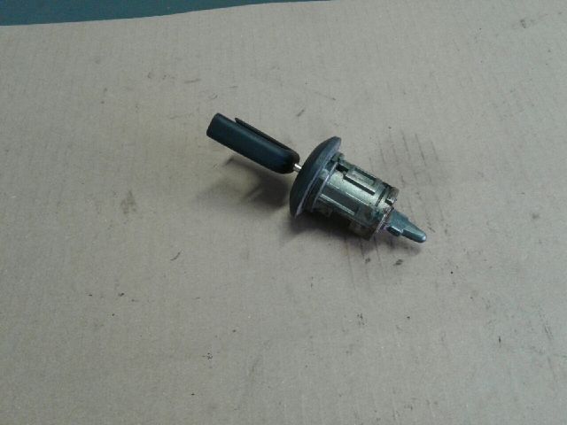 bontott FORD TRANSIT Csomagtérajtó Zárbetét