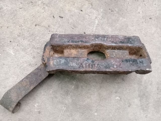 bontott FORD TRANSIT Cuppántcsavar