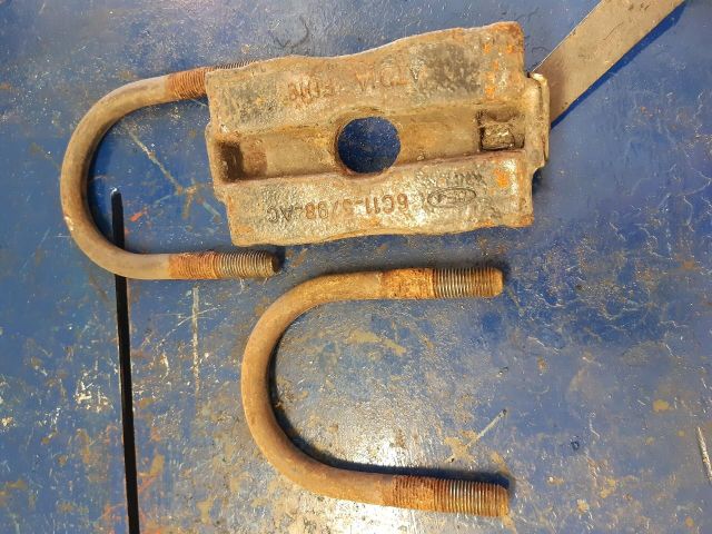 bontott FORD TRANSIT Cuppántcsavar