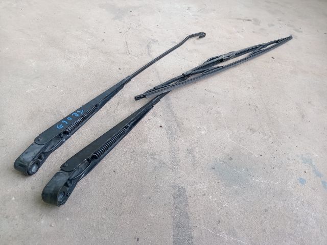 bontott FORD TRANSIT Első Ablaktörlő Kar