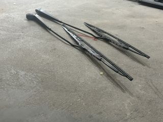 bontott FORD TRANSIT Első Ablaktörlő Kar