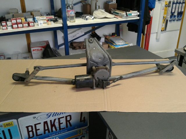 bontott FORD TRANSIT Első Ablaktörlő Szerkezet Motorral