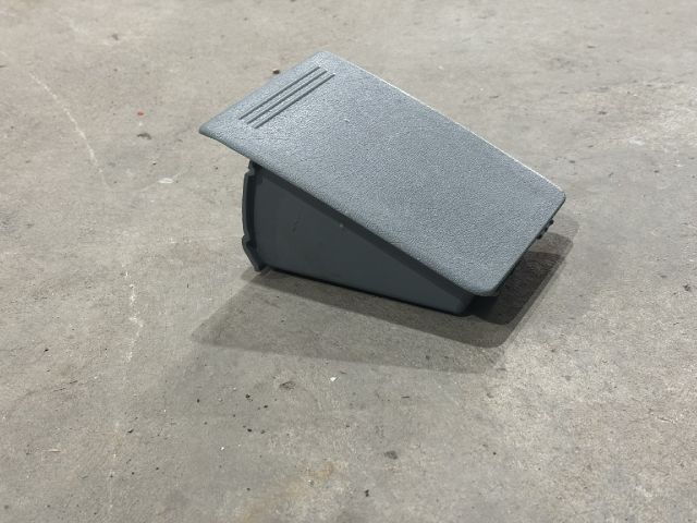 bontott FORD TRANSIT Első Hamutartó