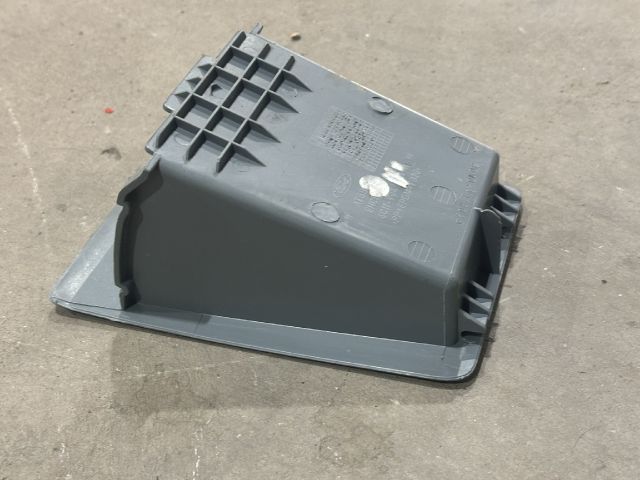 bontott FORD TRANSIT Első Hamutartó