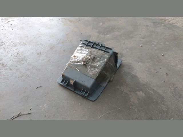 bontott FORD TRANSIT Első Hamutartó