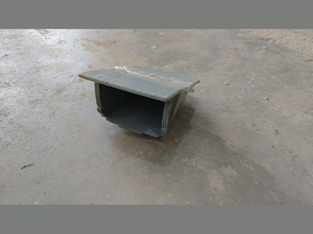 bontott FORD TRANSIT Első Hamutartó