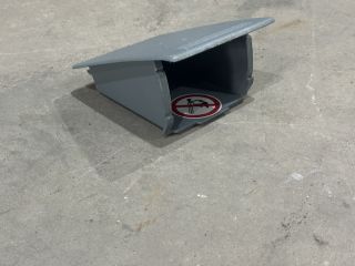 bontott FORD TRANSIT Első Hamutartó