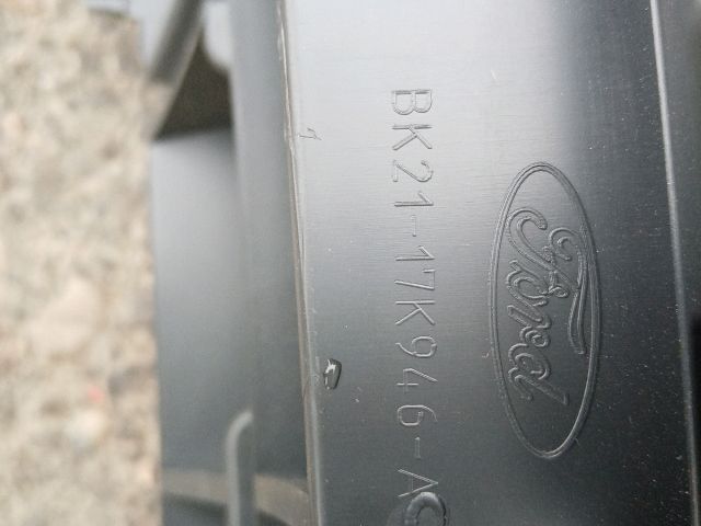 bontott FORD TRANSIT Első Lökhárító Alsó Középső Díszrács