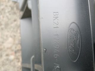 bontott FORD TRANSIT Első Lökhárító Alsó Középső Díszrács