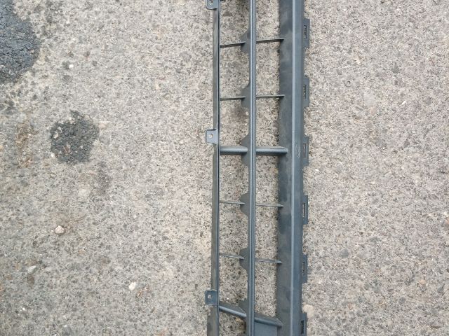 bontott FORD TRANSIT Első Lökhárító Alsó Középső Díszrács