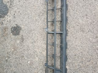 bontott FORD TRANSIT Első Lökhárító Alsó Középső Díszrács