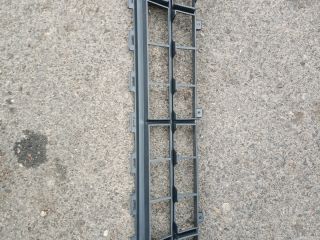 bontott FORD TRANSIT Első Lökhárító Alsó Középső Díszrács