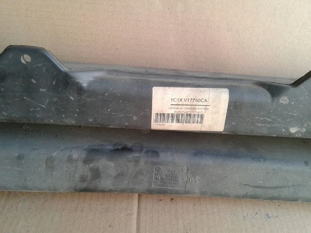 bontott FORD TRANSIT Első Lökhárító Merevítő (Fém)