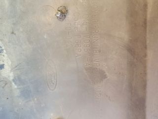 bontott FORD TRANSIT Első Lökhárító (Részeivel)